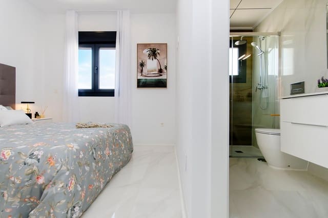 3 soverom Hus til salgs i Vistabella, Orihuela med svømmebasseng garasje - € 395 000 (Ref: 9962218)