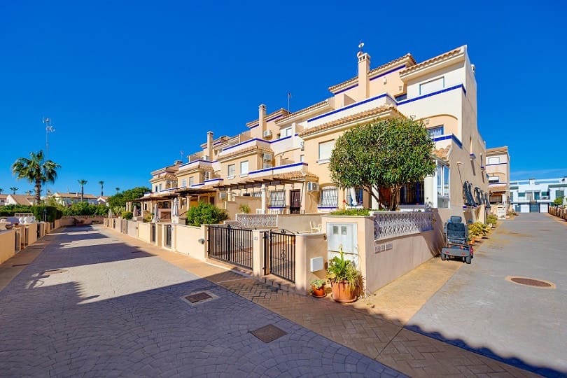 3 chambre Maison de Ville à vendre à La Zenia avec piscine garage - 230 000 € (Ref: 9981825)