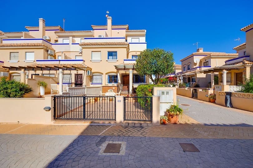 3 chambre Maison de Ville à vendre à La Zenia avec piscine garage - 230 000 € (Ref: 9981825)