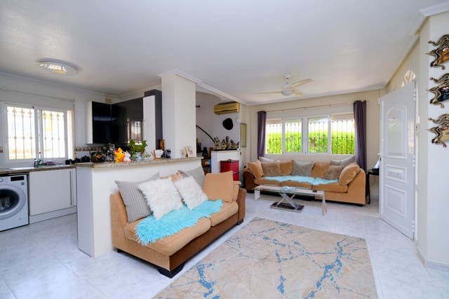 2 soveværelse Villa til salg i Villamartin, Orihuela med swimmingpool garage - € 399.995 (Ref: 9981829)