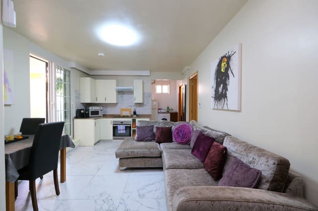 2 soveværelse Villa til salg i Villamartin, Orihuela med swimmingpool garage - € 399.995 (Ref: 9981829)