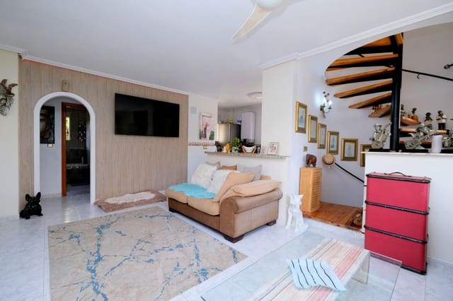 2 soveværelse Villa til salg i Villamartin, Orihuela med swimmingpool garage - € 399.995 (Ref: 9981829)