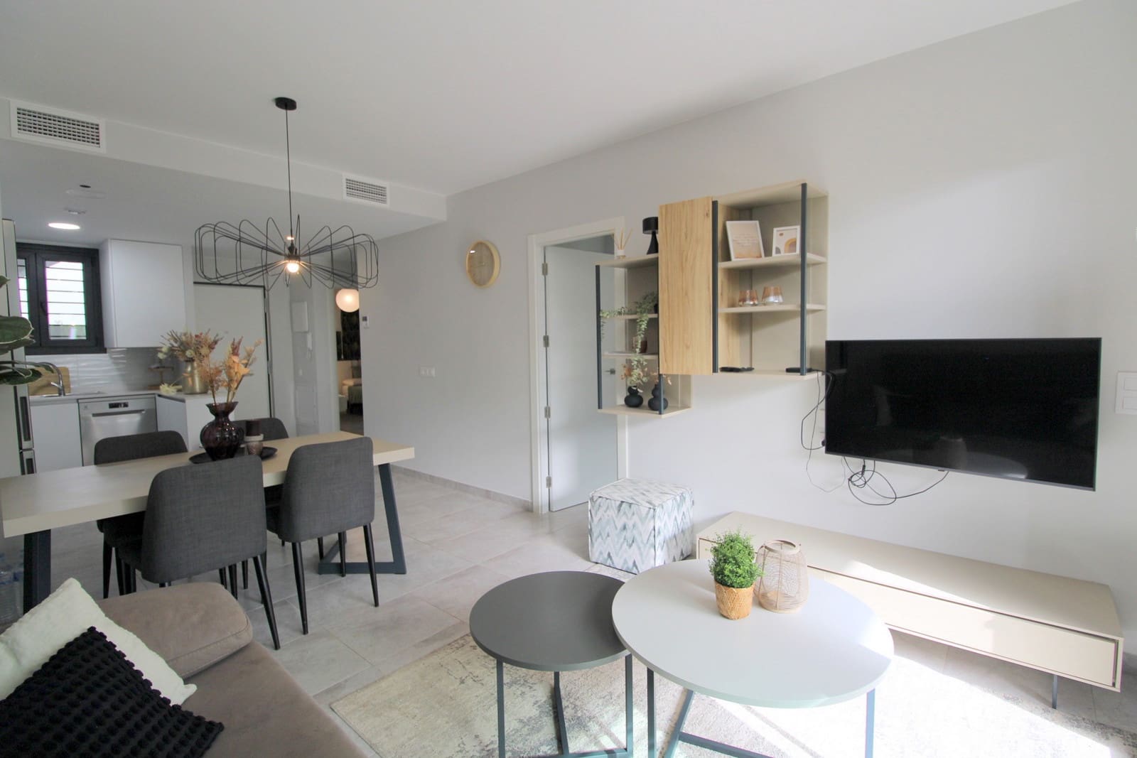 2 Zimmer Apartment zu verkaufen in Villamartin mit Pool Garage - 249.999 € (Ref: 9981831)