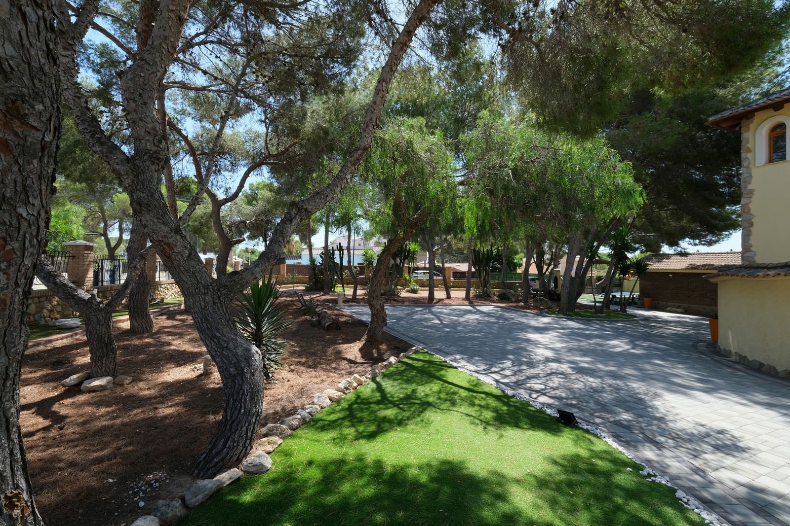 Chalet de 5 habitaciones en Pinar de Campoverde en venta con piscina garaje - 795.000 € (Ref: 9981834)