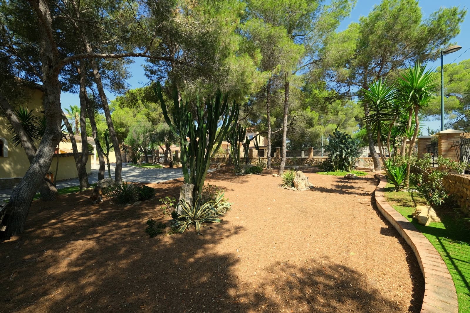 Chalet de 5 habitaciones en Pinar de Campoverde en venta con piscina garaje - 795.000 € (Ref: 9981834)