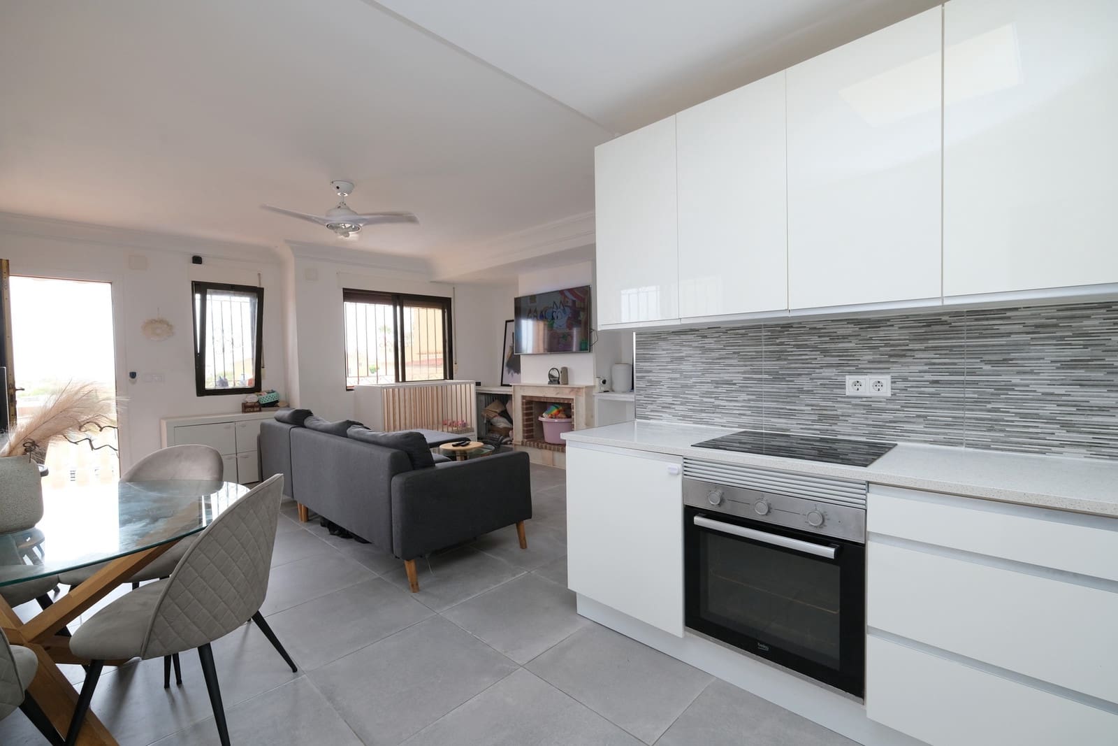 2 chambre Villa/Maison à vendre à Villamartin avec piscine garage - 229 000 € (Ref: 9981835)