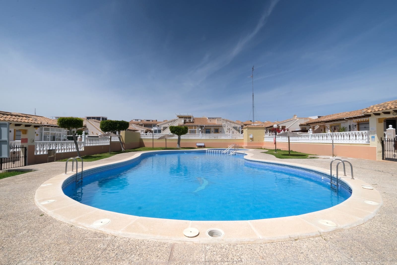 2 sovrum Takvåning till salu i Cabo Roig med pool - 169 950 € (Ref: 9981836)