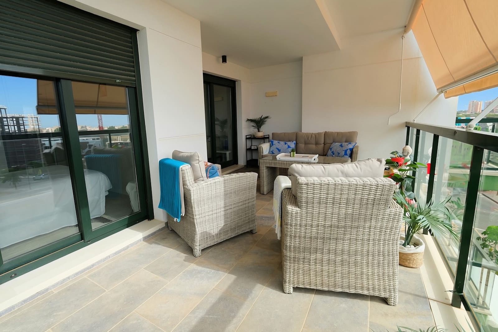 3 slaapkamer Appartement te koop in Mil Palmeras met zwembad garage - € 295.000 (Ref: 9981837)