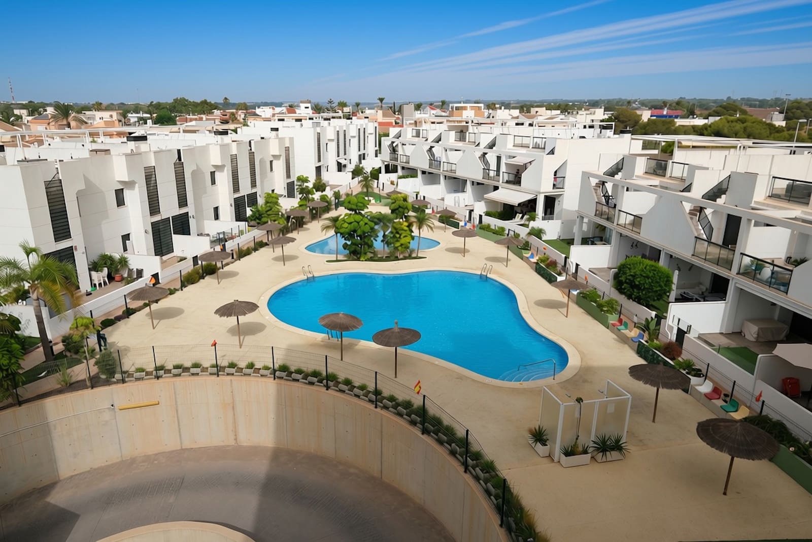 3 slaapkamer Appartement te koop in Mil Palmeras met zwembad garage - € 295.000 (Ref: 9981837)