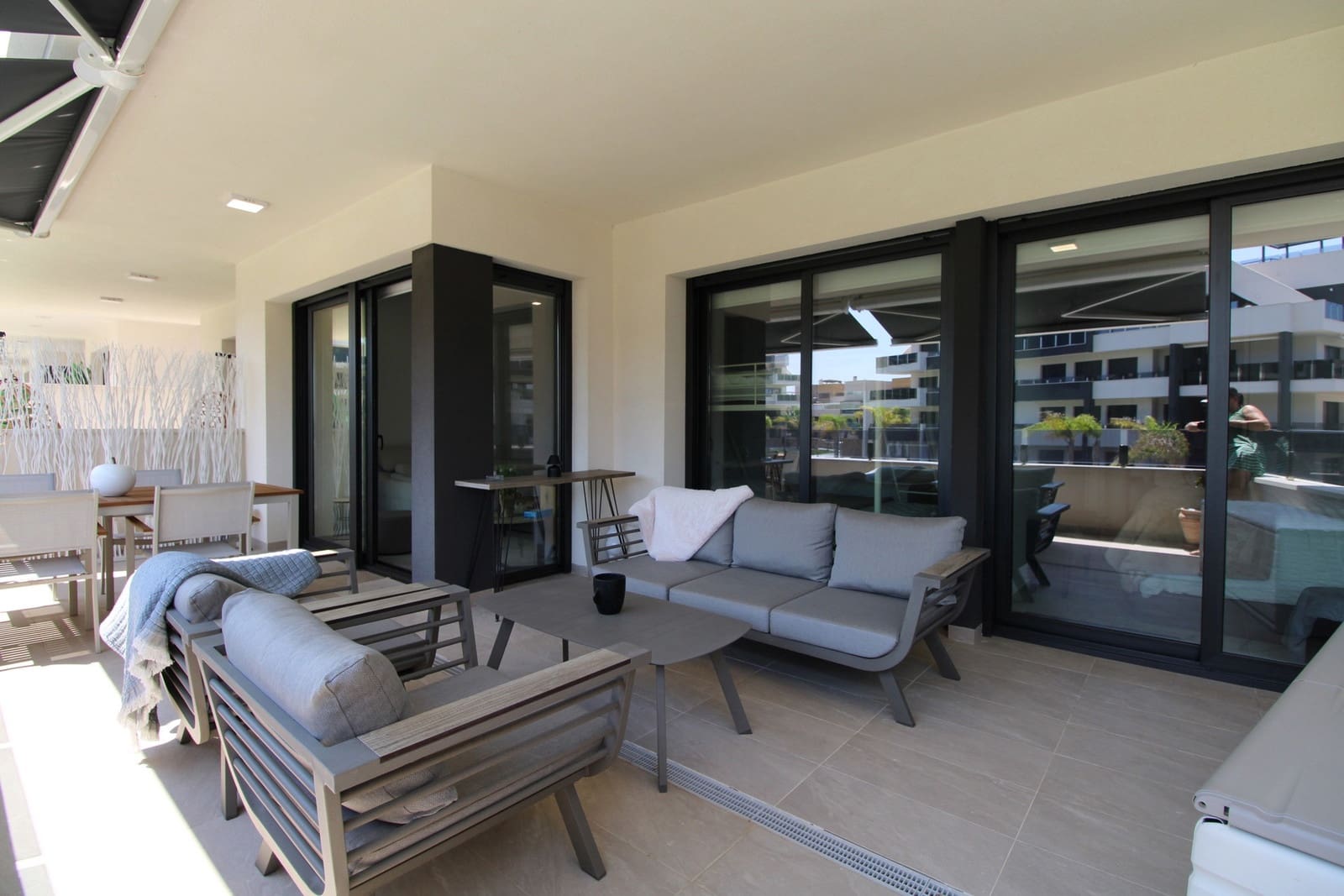 2 sypialnia Apartament na sprzedaż w Playa Flamenca z basenem garażem - 350 000 € (Ref: 9981838)