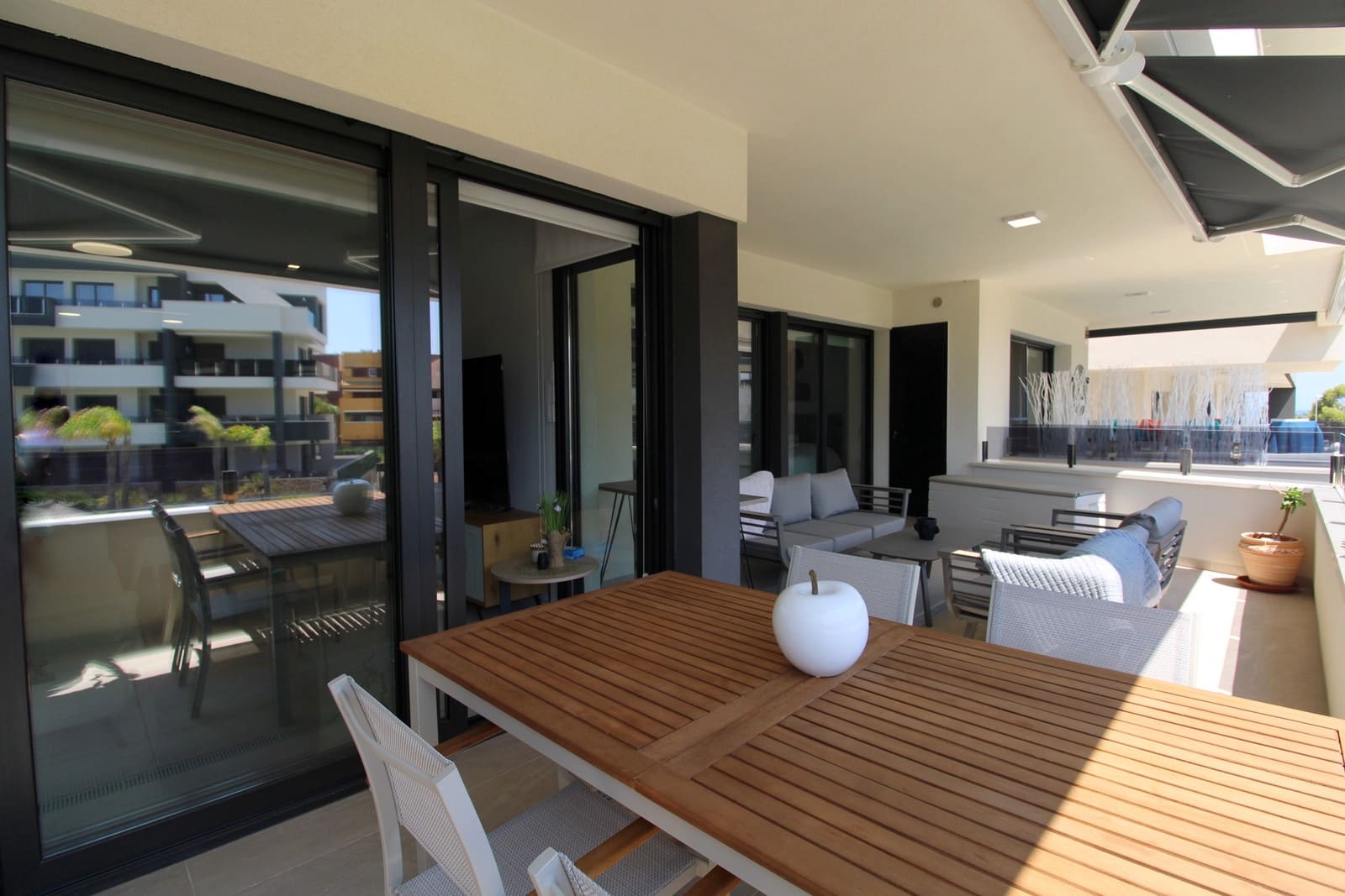 2 sypialnia Apartament na sprzedaż w Playa Flamenca z basenem garażem - 350 000 € (Ref: 9981838)
