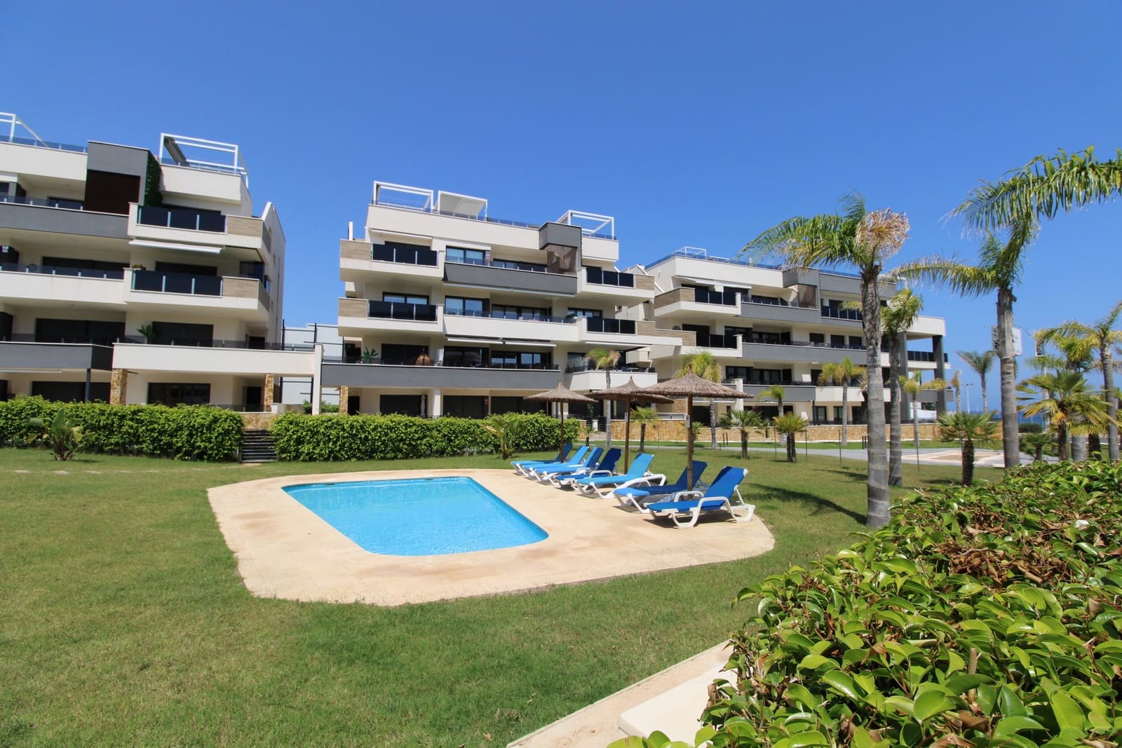 2 sypialnia Apartament na sprzedaż w Playa Flamenca z basenem garażem - 350 000 € (Ref: 9981838)