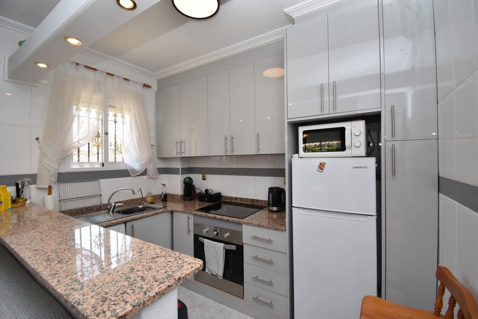 2 sovrum Hus till salu i La Zenia med pool - 229 999 € (Ref: 9984466)
