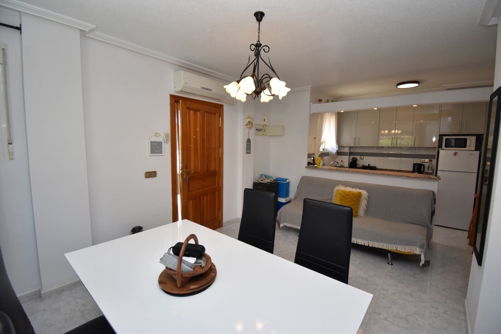 2 sovrum Hus till salu i La Zenia med pool - 229 999 € (Ref: 9984466)