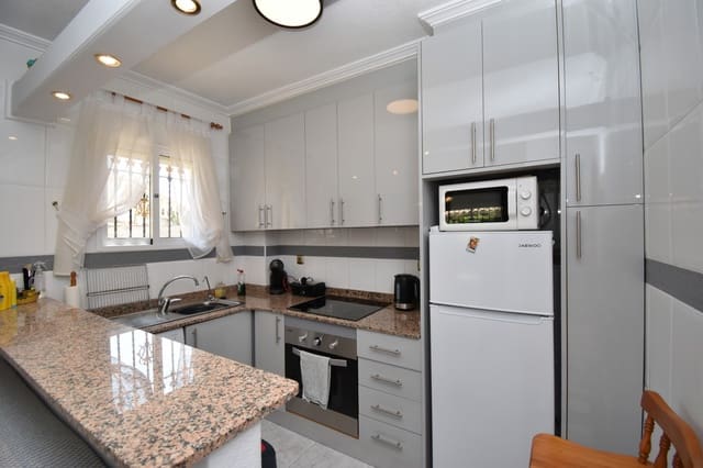 2 soveværelse Byhus til salg i La Zenia, Orihuela med swimmingpool - € 229.999 (Ref: 9984466)