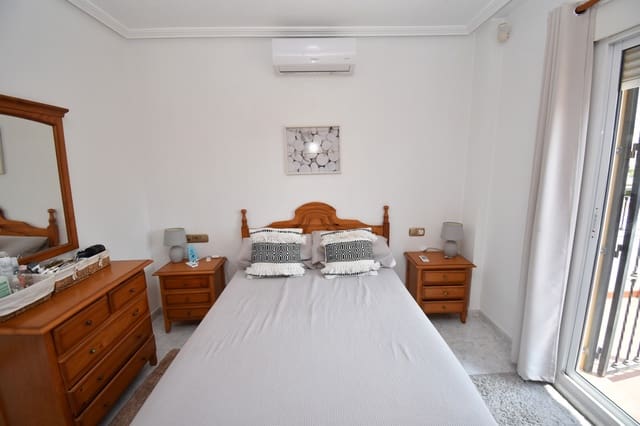 2 soveværelse Byhus til salg i La Zenia, Orihuela med swimmingpool - € 229.999 (Ref: 9984466)