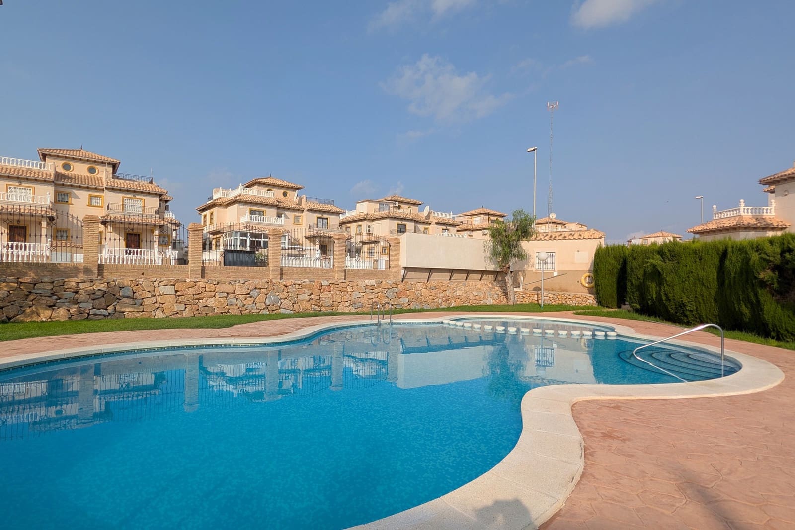 2 sovrum Hus till salu i La Zenia med pool - 229 999 € (Ref: 9984466)
