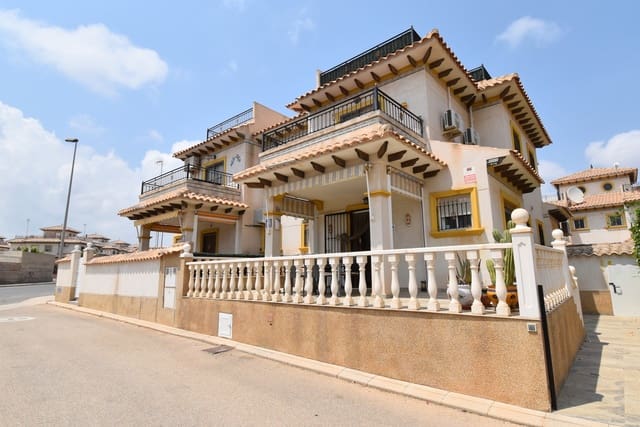 2 soveværelse Byhus til salg i La Zenia, Orihuela med swimmingpool - € 229.999 (Ref: 9984466)