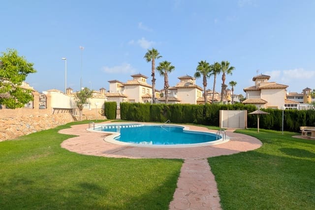 2 soveværelse Byhus til salg i La Zenia, Orihuela med swimmingpool - € 229.999 (Ref: 9984466)