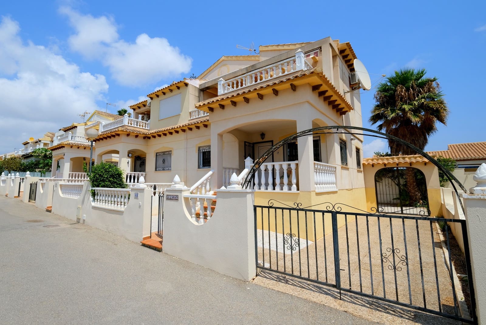 3 chambre Villa/Maison à vendre à Playa Flamenca avec piscine garage - 269 900 € (Ref: 9984467)