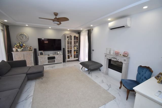 2 bedroom Villa for sale in Pinar de Campoverde, Pilar de la Horadada with pool garage - € 475,000 (Ref: 9984468)