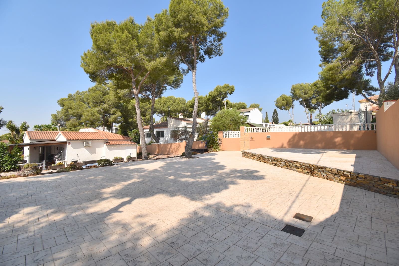 2 bedroom Villa for sale in Pinar de Campoverde with pool garage - € 475,000 (Ref: 9984468)