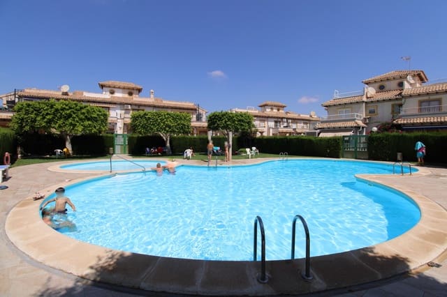 2 Zimmer Penthouse zu verkaufen in Punta Prima, Torrevieja mit Pool Garage - 165.000 € (Ref: 9986455)