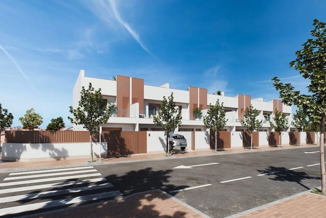 3 bedroom Townhouse for sale in San Pedro del Pinatar ciudad, San Pedro del Pinatar with pool garage - € 379,000 (Ref: 9990283)