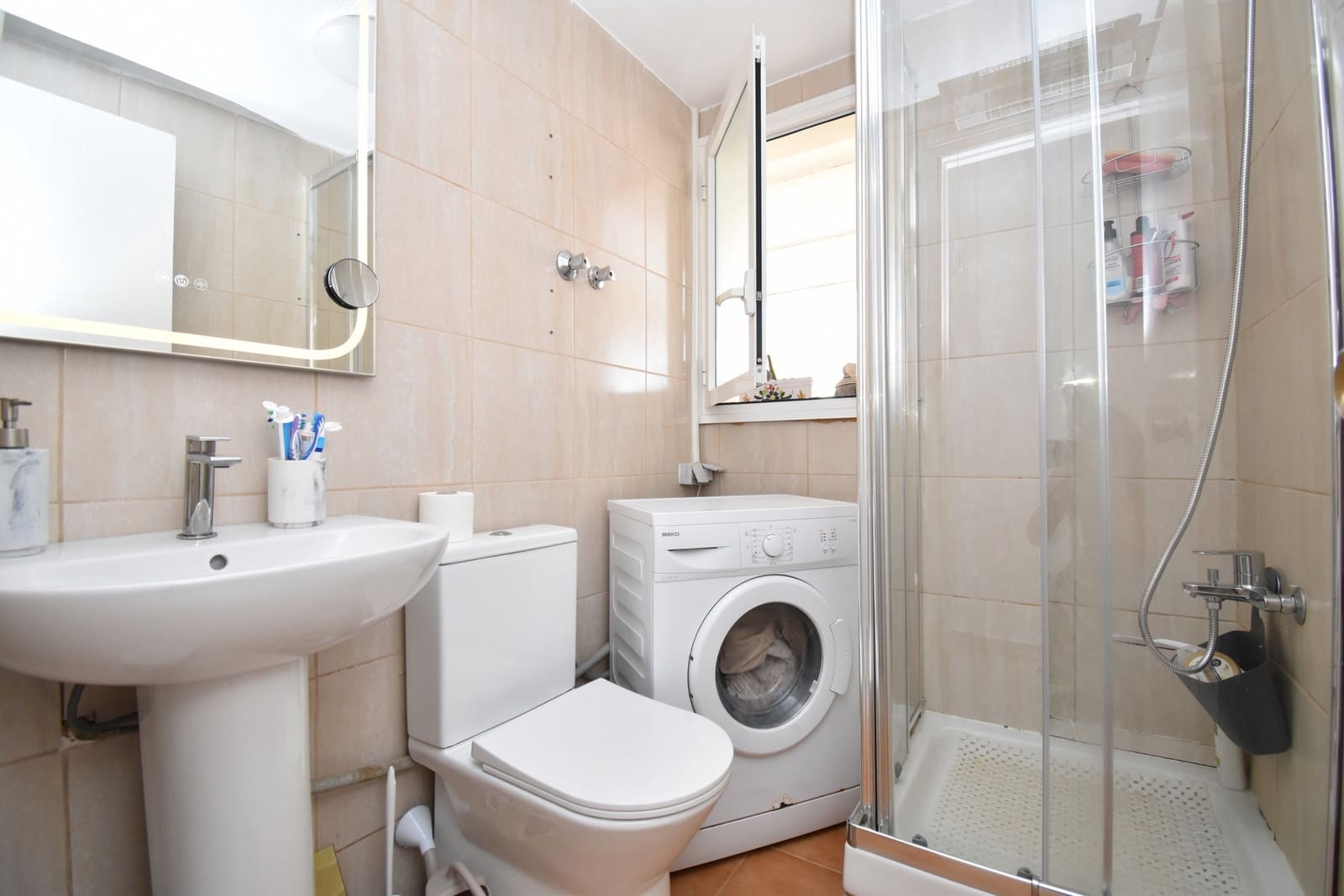2 bedroom Apartment for sale in Torrevieja with pool - € 124,999 (Ref: 9990284)