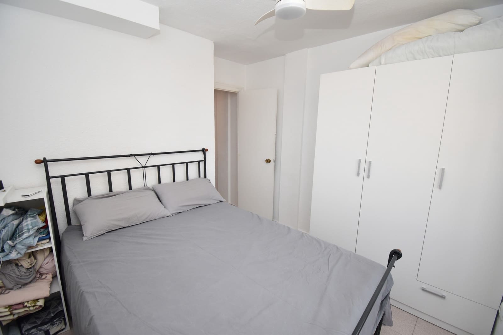 2 bedroom Apartment for sale in Torrevieja with pool - € 124,999 (Ref: 9990284)