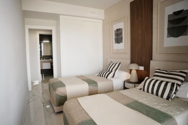2 chambre Appartement à vendre à Ciudad Quesada, Rojales avec piscine garage - 314 000 € (Ref: 9990285)