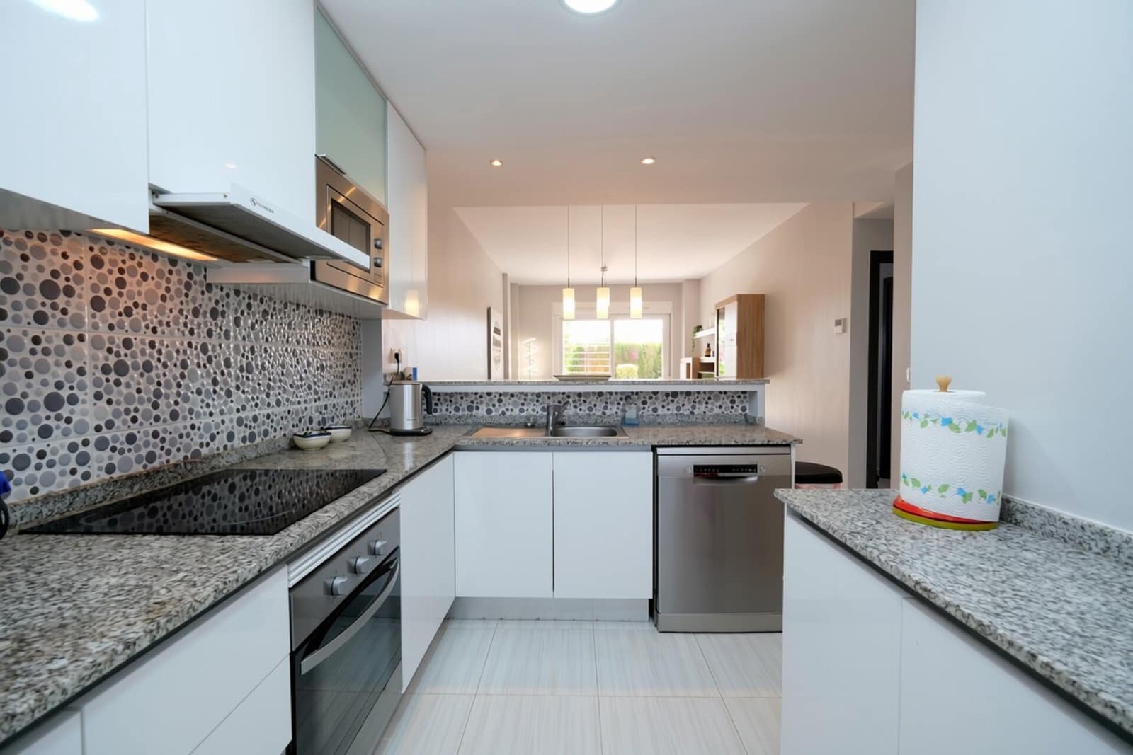 Apartamento de 3 habitaciones en Punta Prima en venta con piscina garaje - 295.000 € (Ref: 9996689)