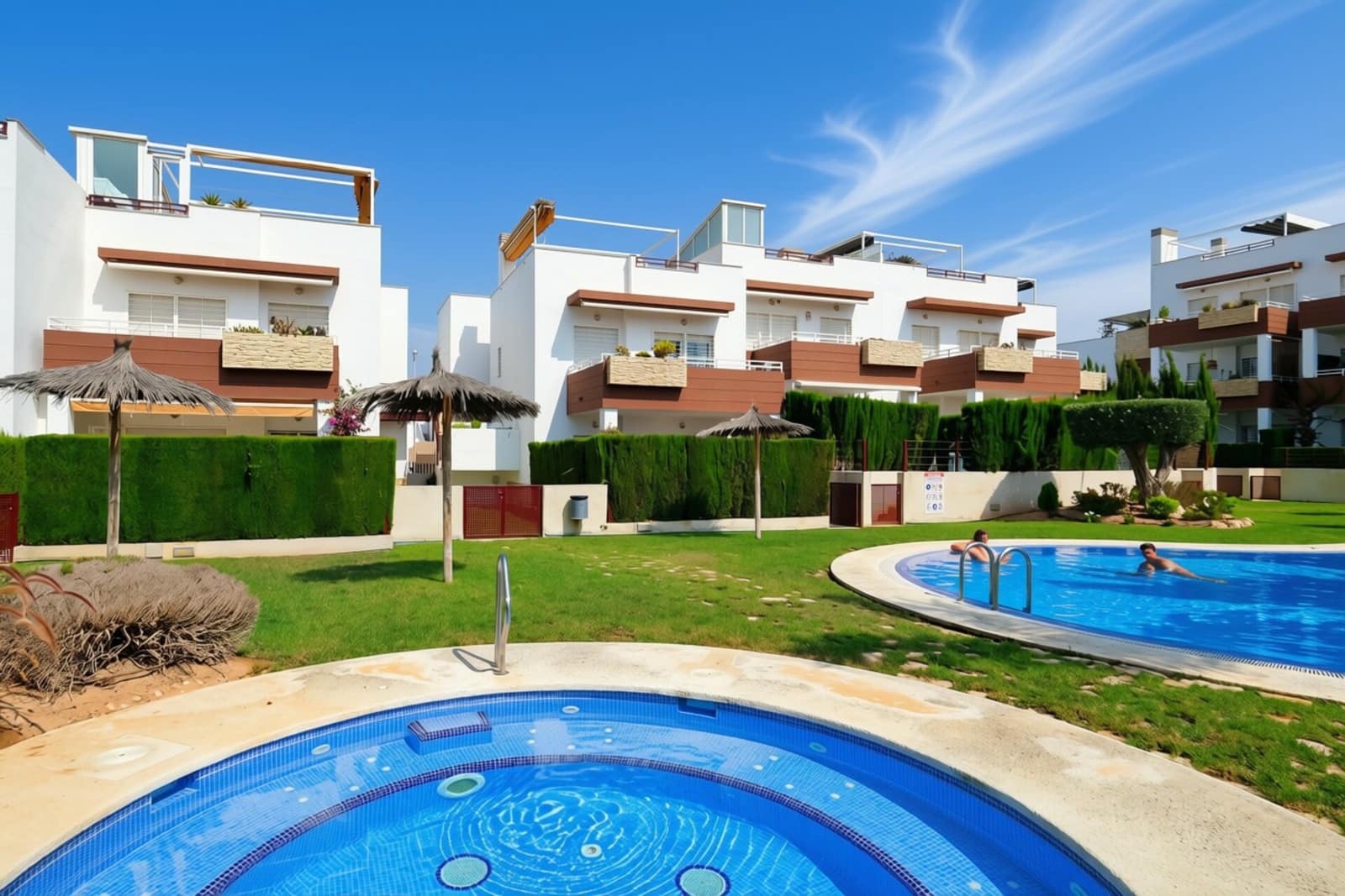 Apartamento de 3 habitaciones en Punta Prima en venta con piscina garaje - 295.000 € (Ref: 9996689)