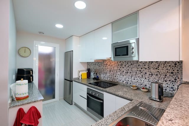 Apartamento de 3 habitaciones en Punta Prima, Torrevieja en venta con piscina garaje - 295.000 € (Ref: 9996689)