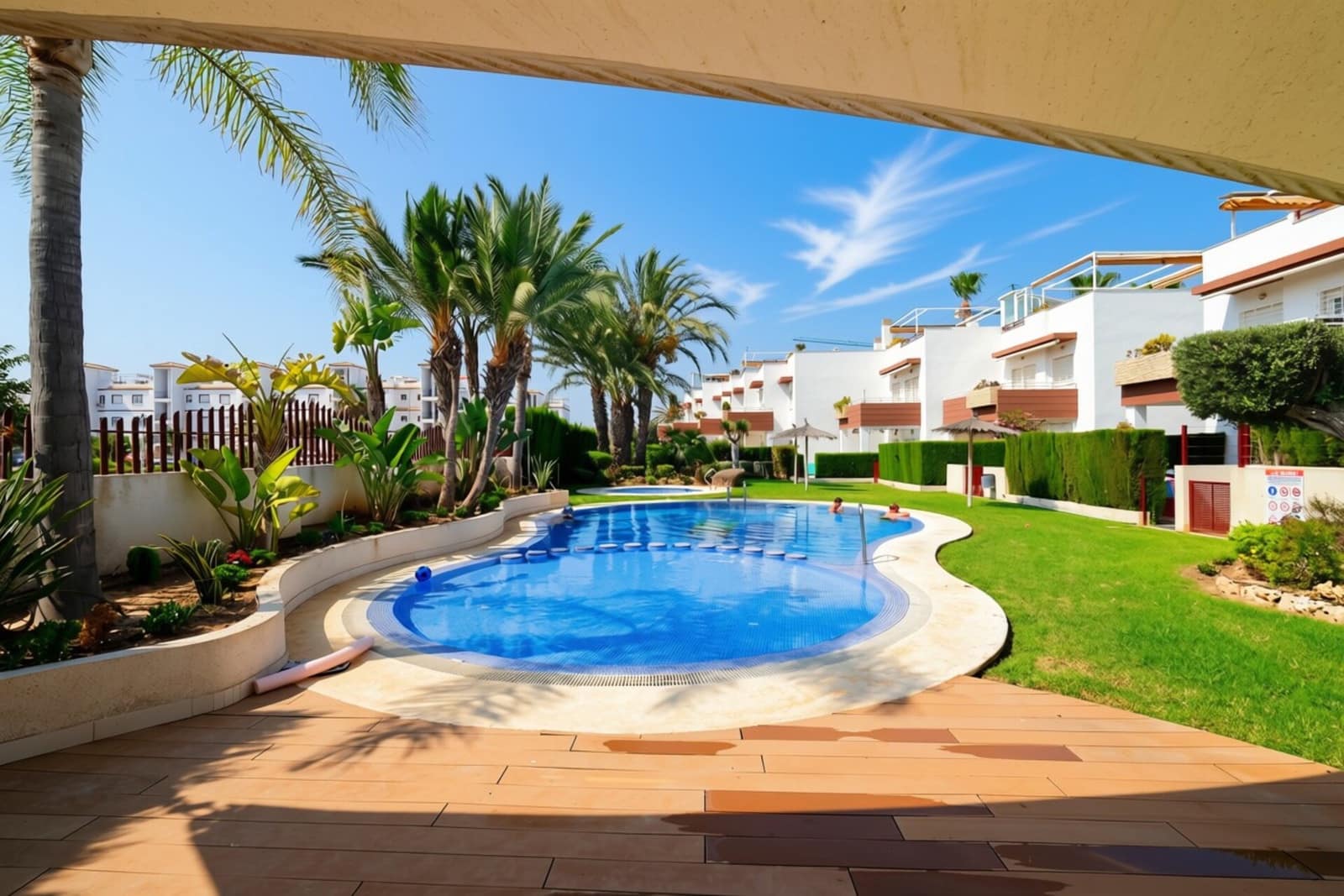 Apartamento de 3 habitaciones en Punta Prima en venta con piscina garaje - 295.000 € (Ref: 9996689)