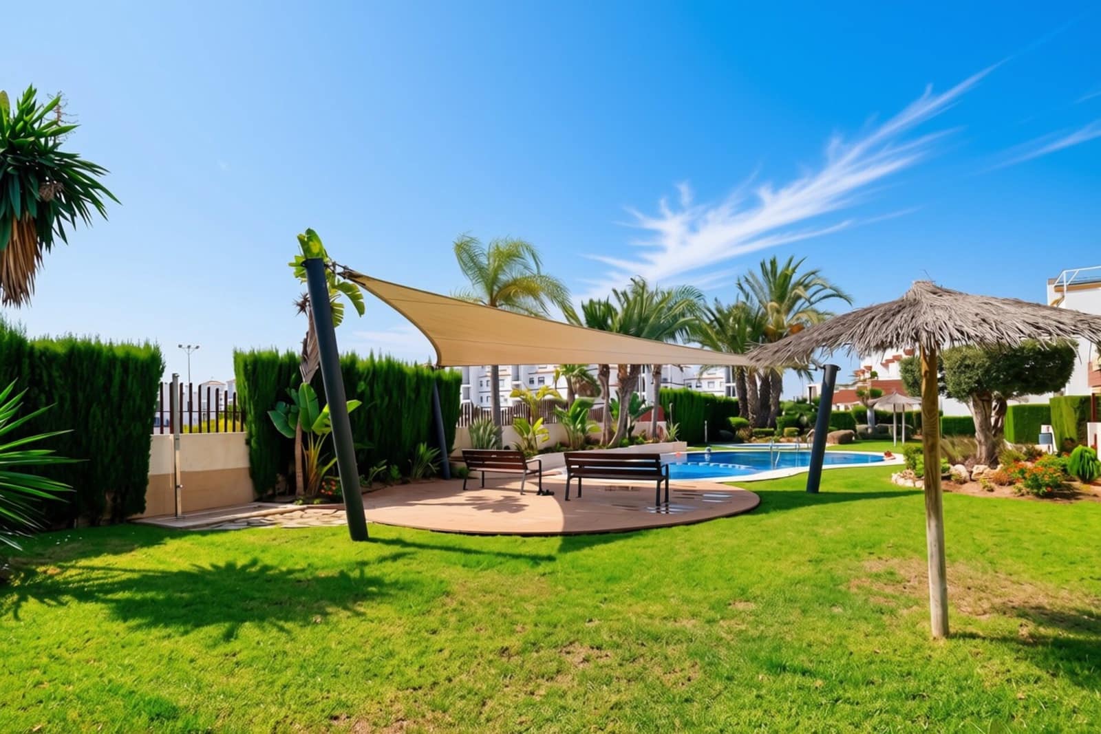 Apartamento de 3 habitaciones en Punta Prima en venta con piscina garaje - 295.000 € (Ref: 9996689)