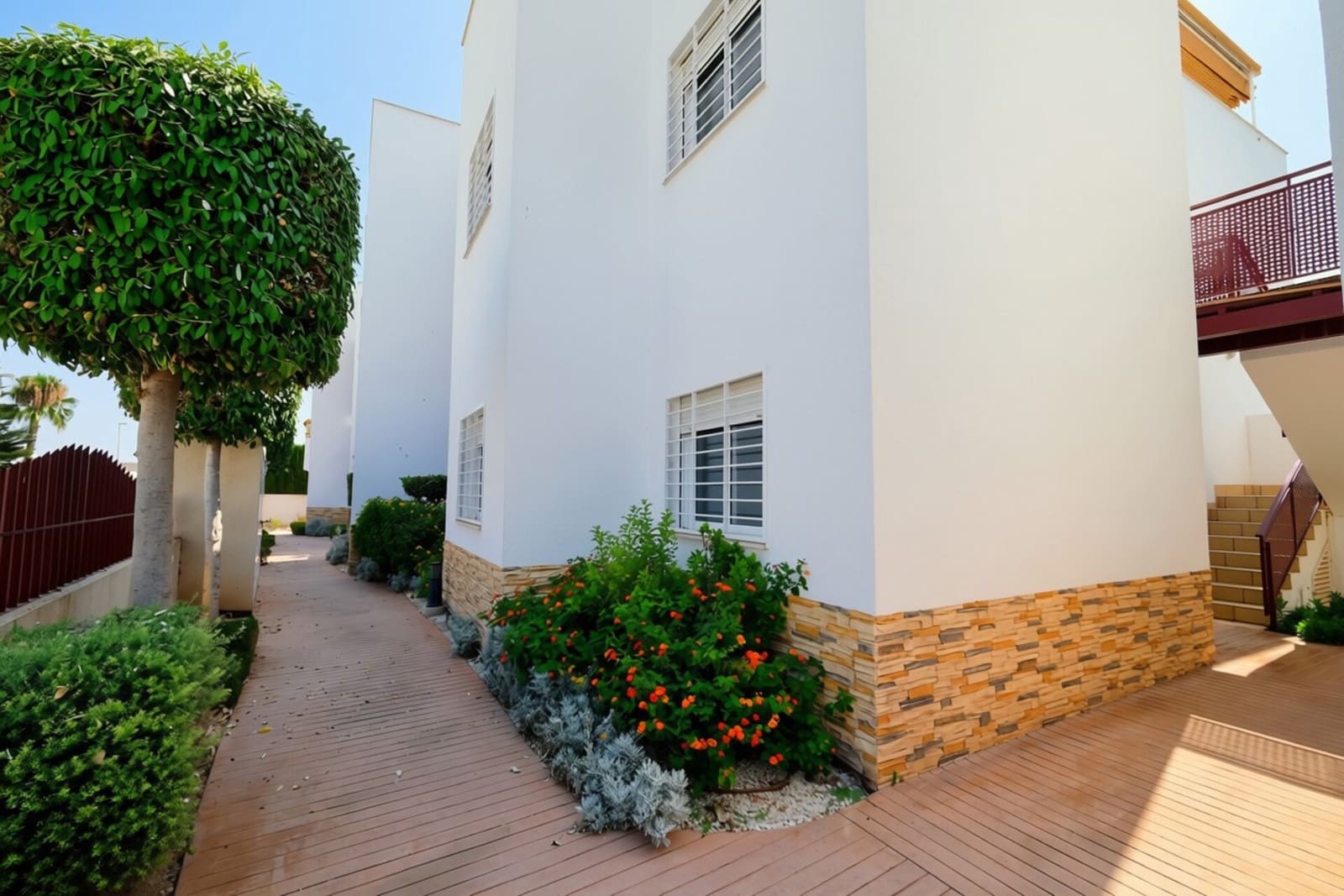 Apartamento de 3 habitaciones en Punta Prima en venta con piscina garaje - 295.000 € (Ref: 9996689)