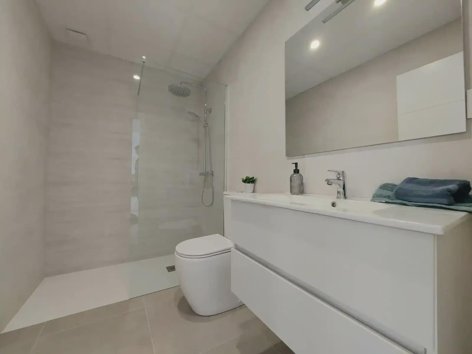 3 bedroom Villa for sale in Roldan with pool garage - € 272,500 (Ref: 9996691)