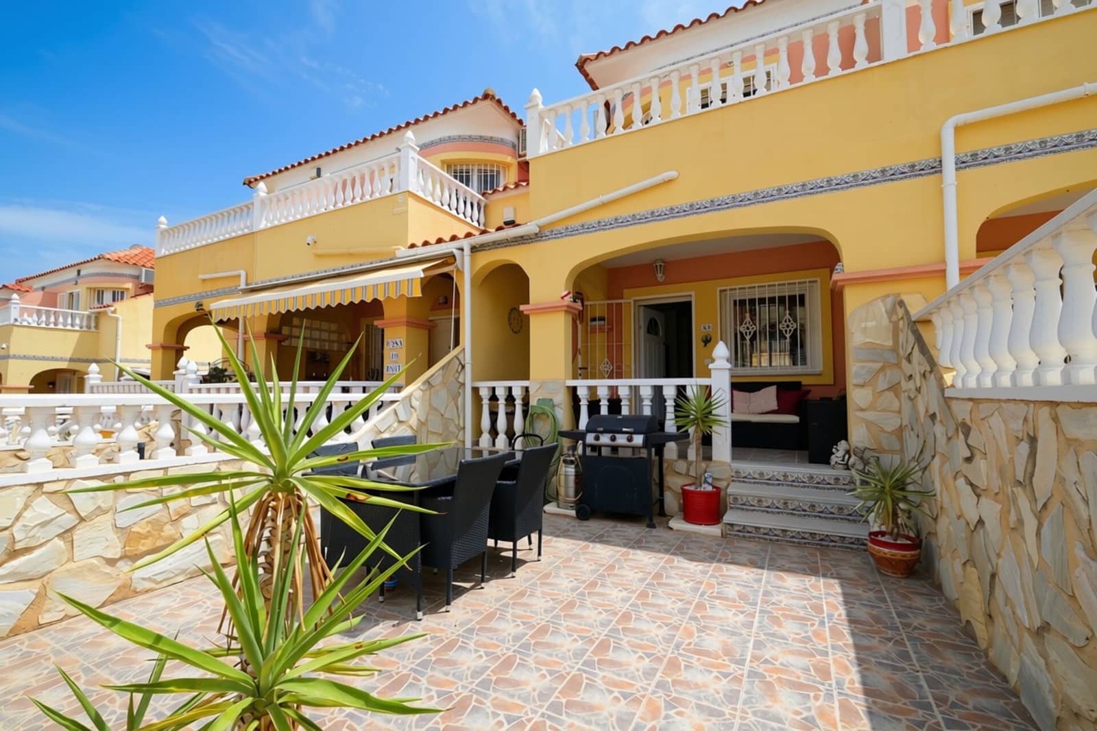 2 soveværelse Byhus til salg i Villamartin med swimmingpool garage - € 169.995 (Ref: 9999712)