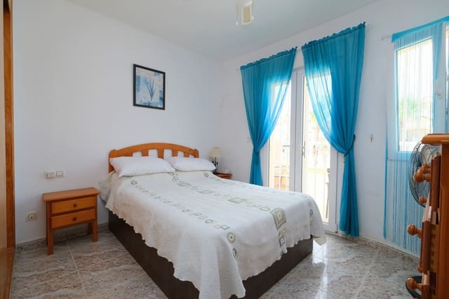 2 soveværelse Byhus til salg i Villamartin, Orihuela med swimmingpool garage - € 169.995 (Ref: 9999712)