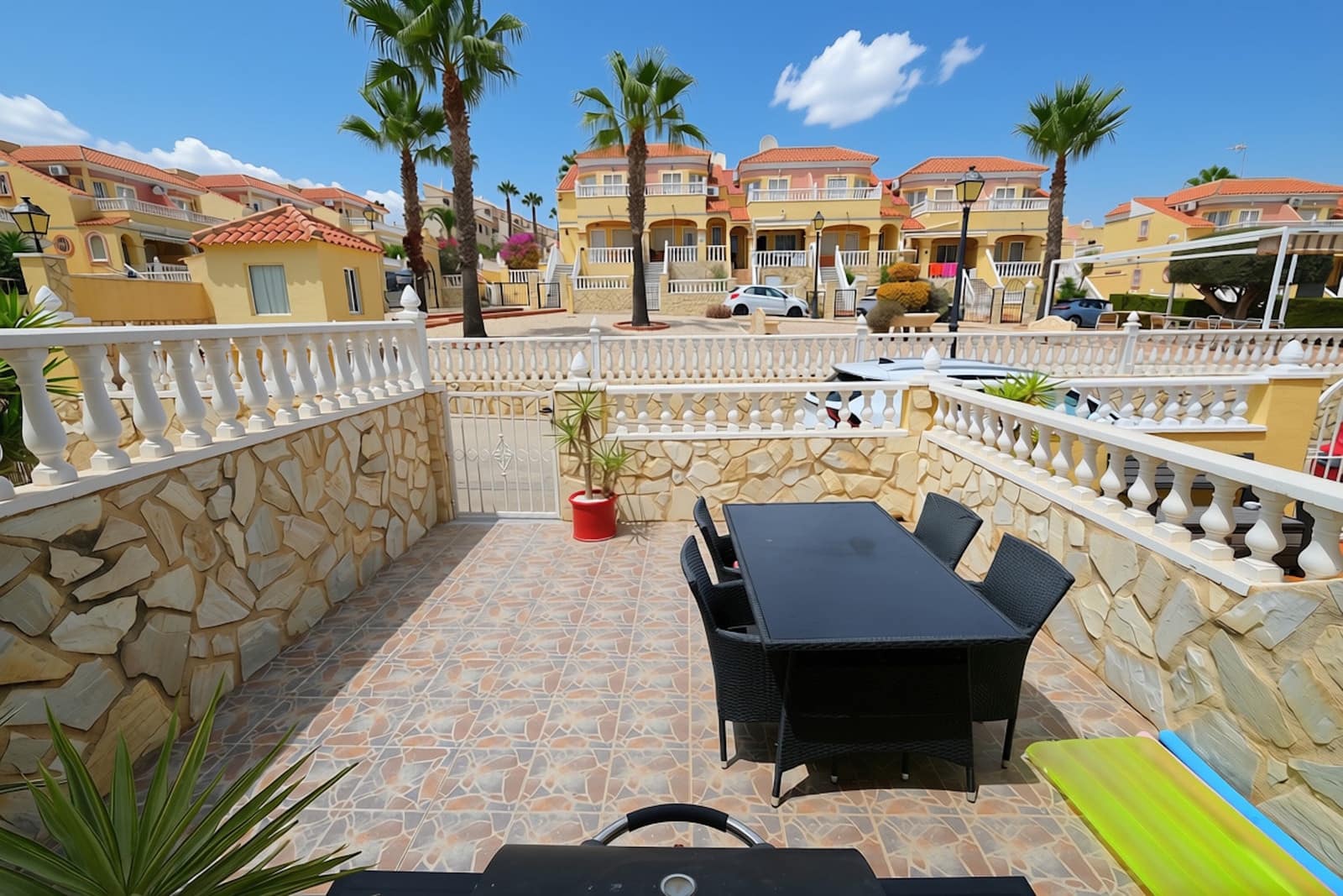 2 soveværelse Byhus til salg i Villamartin med swimmingpool garage - € 169.995 (Ref: 9999712)