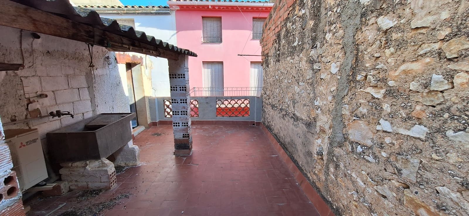 Byhus til salg i Ginestar - € 69.000 (Ref: 8085423)