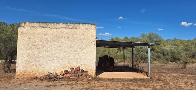 Finca/Country House for sale in Ginestar - € 74,000 (Ref: 8479948)