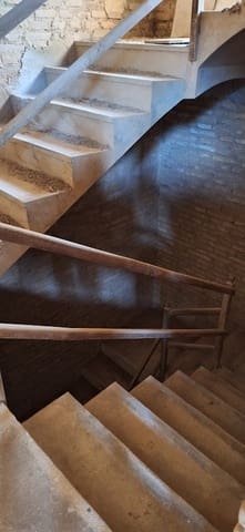 Hus til salgs i Ginestar med garasje - € 82 000 (Ref: 8754007)