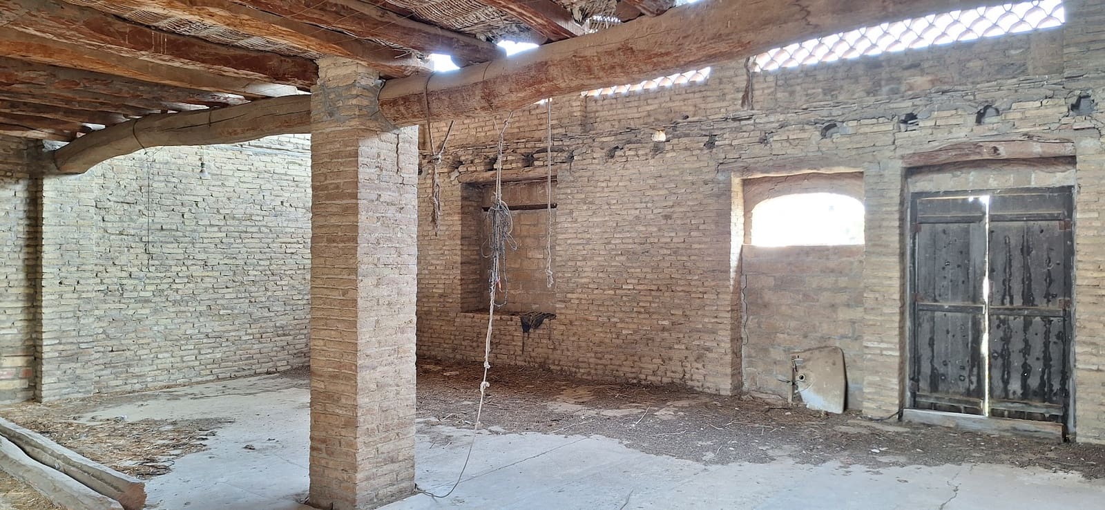 Byhus til salg i Ginestar med garage - € 82.000 (Ref: 8754007)