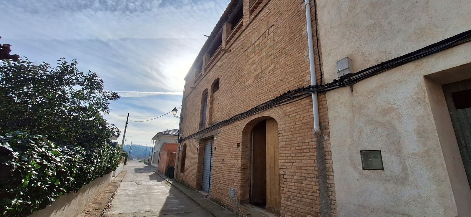 Byhus til salg i Ginestar med garage - € 82.000 (Ref: 8754007)