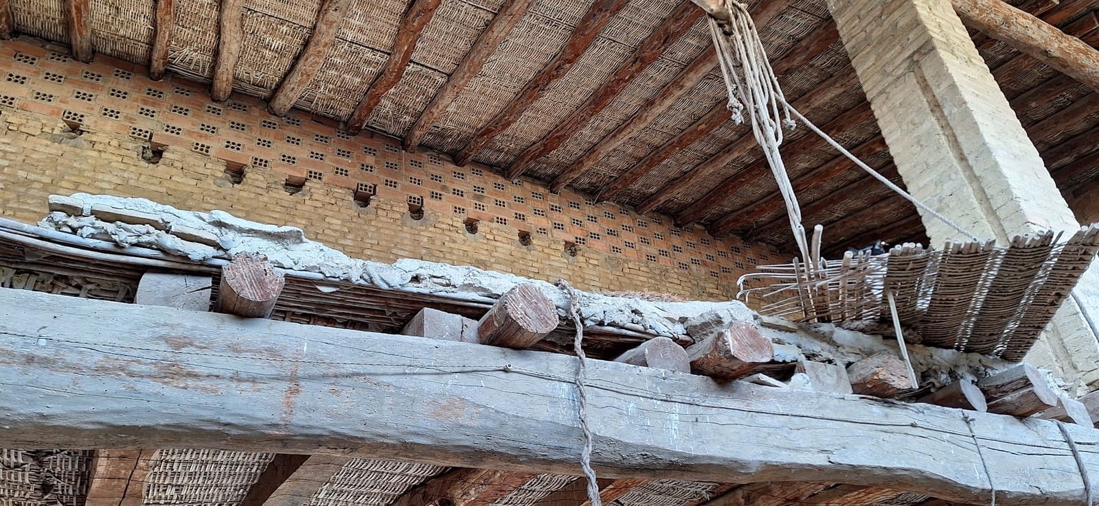 Byhus til salg i Ginestar med garage - € 82.000 (Ref: 8754007)