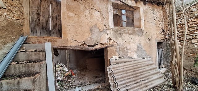 Ruin for sale in Ginestar - € 18,000 (Ref: 8862006)