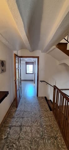 5 slaapkamer Huis te koop in Ginestar met garage - € 215.000 (Ref: 9776858)