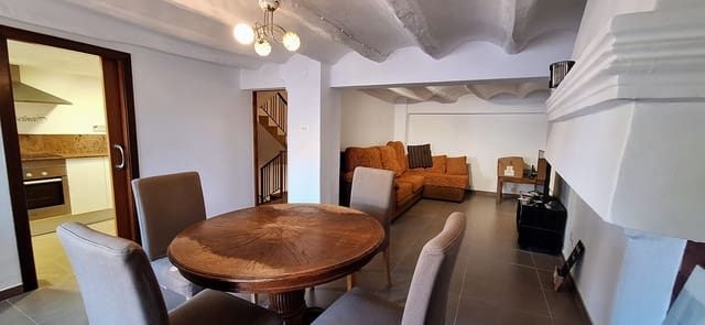 5 slaapkamer Huis te koop in Ginestar met garage - € 215.000 (Ref: 9776858)